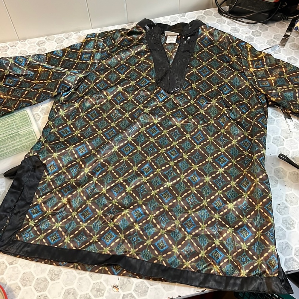 Jaclyn Smith Medium 3/4 Sleeve V Neck Patterned Collared Blouse